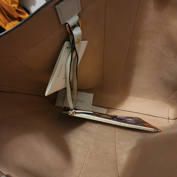 Gucci Tote Bag - Picture 7 of 9